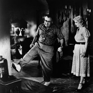 WHAT EVER HAPPENED TO BABY JANE?, from left: director Robert Aldrich, Bette Davis, on set, 1962 wehtbj1962bd-fsct001(wehtbj1962bd-fsct001)