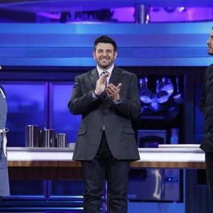 Food Fighters, Adam Richman, 'Alice Currah', Season 2, Ep. #10, 09/03/2015, ©NBC