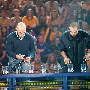 Minute to Win It, Shannon Brown (L), Derek Fisher (R), 'Lakers in the Circle', Season 2, Ep. #16, 03/16/2011, ©NBC
