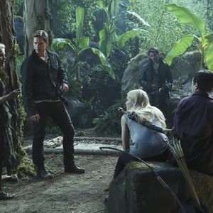 Once Upon a Time, from left: Rose McIver, Joshua Dallas, Jennifer Morrison, Colin O'Donoghue, Ginnifer Goodwin, Lana Parrilla, 'Nasty Habits', Season 3, Ep. #4, 10/20/2013, ©ABC
