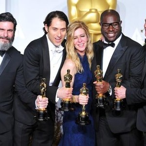 Anthony Katagas, Jeremy Kleiner, Dede Gardner, Brad Pitt, Steve McQueen in the press room for The 86th Annual Academy Awards - Press Room 2 - Oscars 2014, The Dolby Theatre at Hollywood and Highland Center, Los Angeles, CA March 2, 2014. Photo By: Gregorio