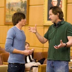 17 AGAIN, (aka SEVENTEEN AGAIN), foreground from left: Zac Efron, director Burr Steers, on set, 2009. ©New Line