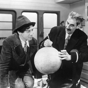 MONKEY BUSINESS, Chico Marx, Groucho Marx, 1931