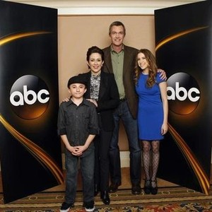 The Middle, from left: Atticus Shaffer, Patricia Heaton, Neil Flynn, Eden Sher, 09/30/2009, ©ABC