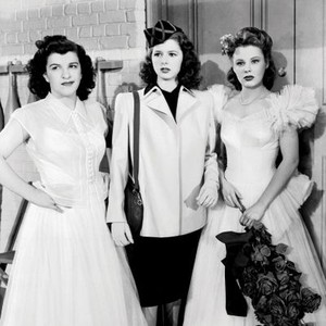 BEST FOOT FORWARD, Nancy Walker, Gloria DeHaven, June Allyson, 1943