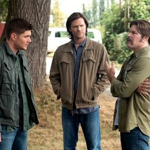 Supernatural, Jensen Ackles (L), Jared Padalecki (C), Blake Gibbons (R), 'Bad Boys', Season 9, Ep. #7, 11/19/2013, ©KSITE