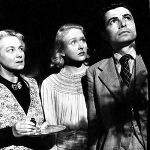 THE NIGHT HAS EYES, Mary Clare, Joyce Howard, James Mason, 1942