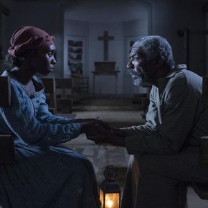 4130_D021_00320_RC
Cynthia Erivo stars as Harriet Tubman and Vondie Curtis-Hall as Reverend Green in HARRIET, a Focus Features release.
Credit: Glen Wilson / Focus Features