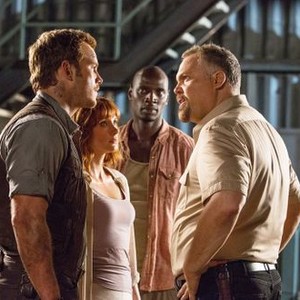 JURASSIC WORLD, from left: Chris Pratt, Bryce Dallas Howard, Omar Sy, Vincent D'Onofrio, 2015. ph: Chuck Zlotnick/©Universal Pictures