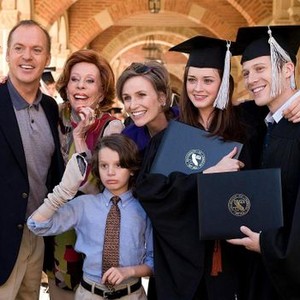 POST GRAD, (aka THE POST GRAD SURVIVAL GUIDE), from left: Michael Keaton, Carol Burnett, Bobby Coleman (front), Jane Lynch, Alexis Bledel, Zach Gilford, 2009, Ph: Suzanne Tenner/TM and ©Fox Atomic. All rights reserved.