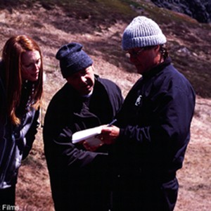 Julianne Moore and Kevin Spacey with director Lasse Hallström on location for THE SHIPPING NEWS photo 12