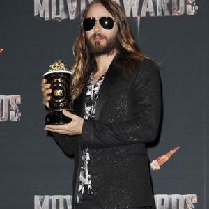 Jared Leto in the press room for 2014 MTV Movie Awards - Press Room, Nokia Theatre L.A. LIVE, Los Angeles, CA April 13, 2014. Photo By: Emiley Schweich/Everett Collection