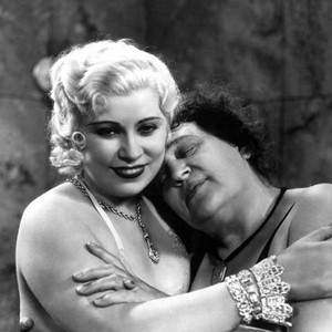 NIGHT AFTER NIGHT, Mae West, Alison Skipworth, 1932