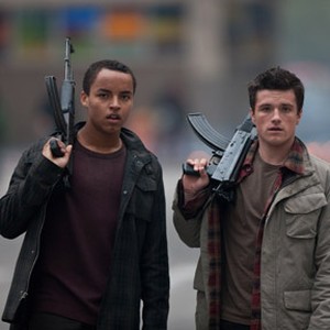 (L-R) Connor Cruise as Daryl Jenkins and Josh Hutcherson as Robert in "Red Dawn." photo 5