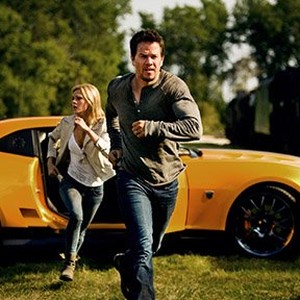 Nicola Peltz as Tessa and Mark Wahlberg as Cade Yeager in "Transformers: Age of Extinction." photo 9