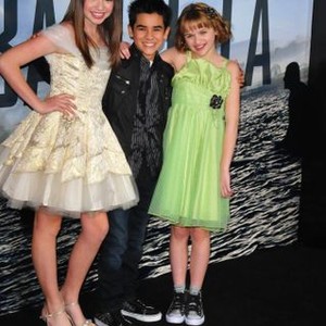 Jadin Gould, Bryce Cass, Joey King at arrivals for BATTLE: LOS ANGELES Premiere, Regency Village Theater, Los Angeles, CA March 8, 2011. Photo By: Jody Cortes/Everett Collection