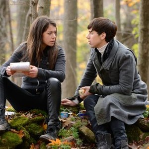Orphan Black: Season 2, Episode 3, Sarah (Tatiana Maslany) and Felix (Jordan Gavaris)