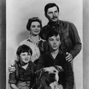 OLD YELLER, (front) Kevin Corcoran, Tommy Kirk, (back) Dorothy McGuire, Fess Parker, 1957