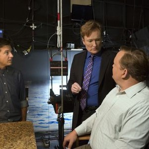 Arrested Development, Jason Bateman (L), Conan O'Brien (C), Andy Richter (R), 11/02/2003, ©NETFLIX