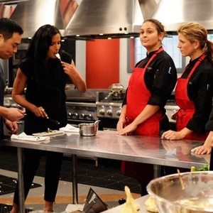 Top Chef, David Chang (L), Padma Lakshmi (C), Casey Thompson (R), 'New York's Finest', Season 8: All-Stars, Ep. #3, 12/15/2010, ©BRAVO
