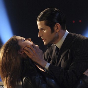 Drew Barrymore as Dylan Sanders, Crispin Glover as Thin Man photo 1