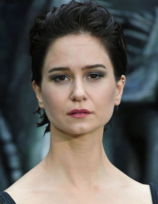 30+ Katherine Waterston 2020 Gif