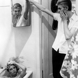 MAN WHO FELL TO EARTH, Candy Clark, David Bowie, 1976