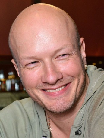 Pamela Anderson porno filmlar Korporativ ziyofatda mast xotinning sikishini onlayn tomosha qiling