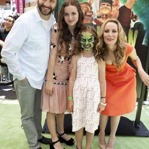 Judd Apatow, Iris Apatow, Maude Apatow and Leslie Mann at arrivals for PARANORMAN Premiere, Universal City Walk Cinemas, Los Angeles, CA August 5, 2012. Photo By: Emiley Schweich/Everett Collection