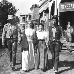 THE TIN STAR, Henry Fonda, Betsy Palmer, Mary Webster, Anthony Perkins, 1957