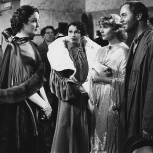 MY MAN GODFREY, foreground from left: Gail Patrick, Alice Brady, Carole Lombard, William Powell, 1936 mymangodfrey1936-fsct04(mymangodfrey1936-fsct04)