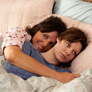 (L-R) Julia Louis-Dreyfus as Eva and Tracey Fairaway as Ellen in "Enough Said." photo 18
