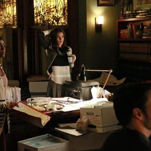 How To Get Away With Murder, Aja Naomi King (L), Karla Souza (R), 'Freakin' Whack-a-Mole', Season 1, Ep. #6, 10/30/2014, ©KSITE
