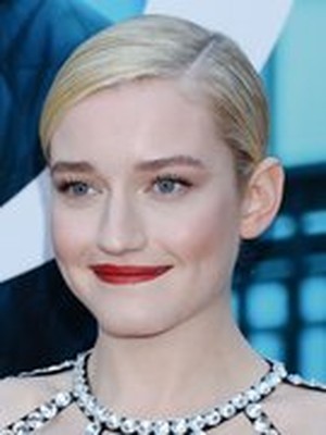 Julia Garner