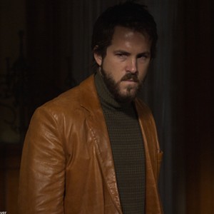 RYAN REYNOLDS stars as George Lutz in THE AMITYVILLE HORROR. photo 6