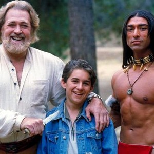 ESCAPE TO GRIZZLY MOUNTAIN, Dan Haggerty, Miko Hughes, Jay Tavare, 2000, ©MGM