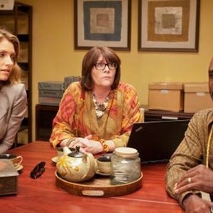 House of Lies, Kristen Bell (L), Mo Gaffney (C), Glynn Turman (R), 'Our Descent Into Los Angeles', Season 1, Ep. #6, 02/12/2012, ©SHO