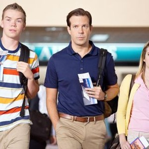 WE'RE THE MILLERS, l-r: Will Poulter, Jason Sudeikis, Emma Roberts, 2013, ph: Michael Tackett/©Warner Bros. Pictures
