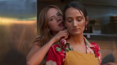 Six Is Not a Crowd: Season 1, Episode 3 | Rotten Tomatoes