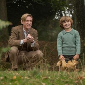 GOODBYE CHRISTOPHER ROBIN, L-R: DOMHNALL GLEESON AS A.A. MILNE, WILL TILSTON AS CHRISTOPHER ROBIN, 2017. PH: DAVID APPLEBY/TM & COPYRIGHT ©FOX SEARCHLIGHT PICTURES./ALL RIGHTS RESERVED.