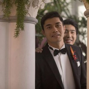 CRAZY RICH ASIANS, FROM LEFT: HENRY GOLDING, CHRIS PANG, 2018. PH: SANJA BUCKO/© WARNER BROS. PICTURES