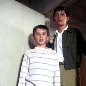 FIVE CHILDREN AND IT, Freddie Highmore, Jonathan Bailey, 2004