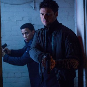 Almost Human, Michael Ealy (L), Karl Urban (R), 'You Are Here', Season 1, Ep. #8, 01/13/2014, ©FOX