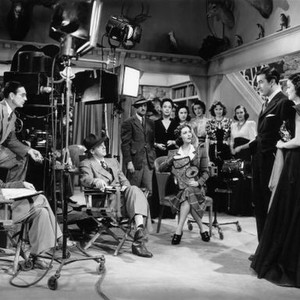 THE DOCTOR TAKES A WIFE, cinematographer Sidney Hickox, (standing, left), director Alexander Hall, (seated, center), Loretta Young, (far left), Ray Milland, Gail Patrick, on-set, 1940