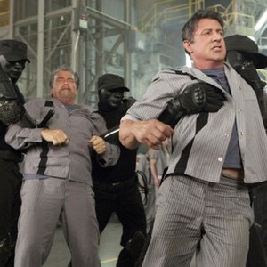 ESCAPE PLAN, (aka THE TOMB), from left: Arnold Schwarzenegger, Sylvester Stallone, 2013. ph: Alan Markfield/©Summit Entertainment