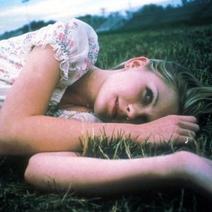 The Virgin Suicides (1999) photo 2