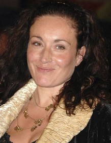 Lucy Cohu