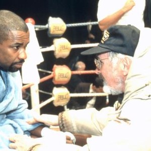 THE HURRICANE, Denzel Washington, director Norman Jewison, on set, 1999. (c) Universal Pictures.
