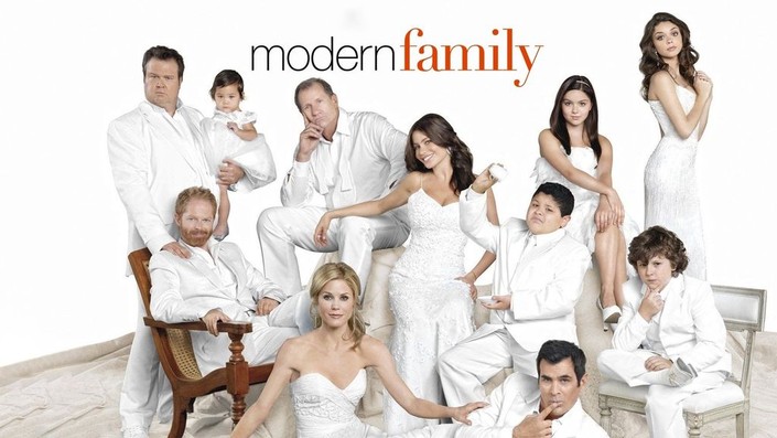 Modern family season 11 sales episode 17 online free