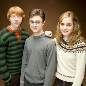 HARRY POTTER AND THE ORDER OF THE PHOENIX, from left: Rupert Grint, Daniel Radcliffe, Emma Watson, 2007. /©Warner Bros.